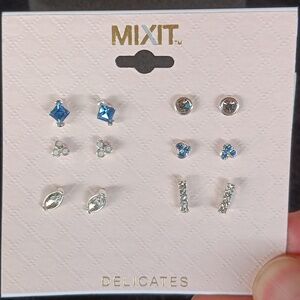 6 pair earrings Mixit